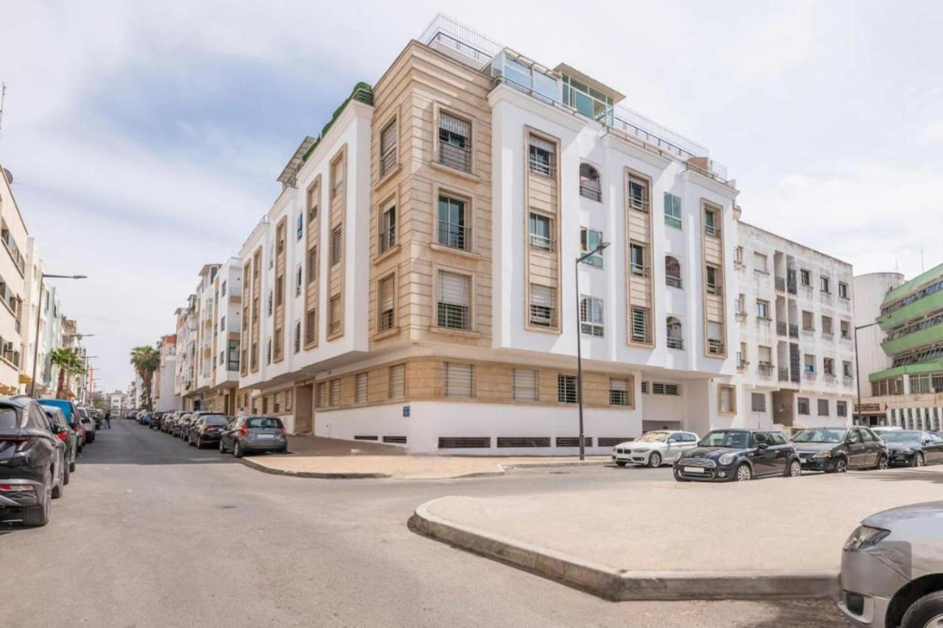 Apartment With Parking In Rabat Central Location Exterior photo